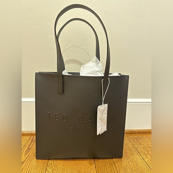 Ted Baker Handbags - NEW Ted Baker Black Crosshatch Icon Tote Bag - LARGE